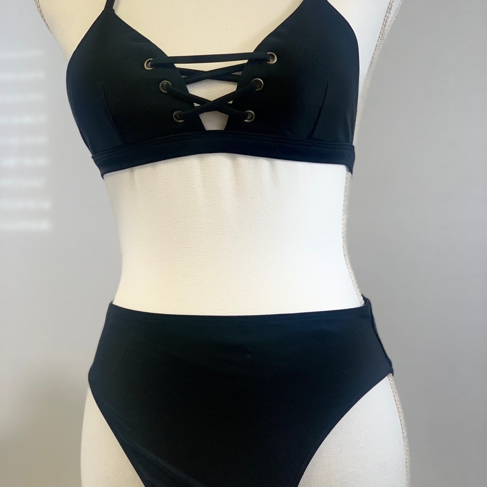 Ladies Hollister black 2 piece swim - Picture 8 of 12